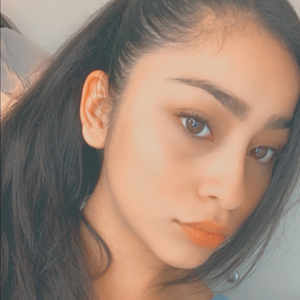 Meet your Posher, Arely